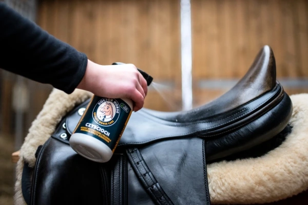 Cleaner – prípravok na čistenie a starostlivosť o kožené jazdecké vybavenie 5