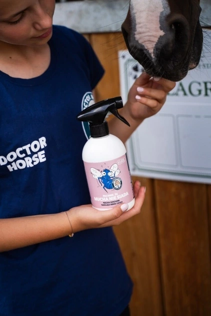 Smells that a fly does not sit down - maskujúci sprej na koňský zápach 3